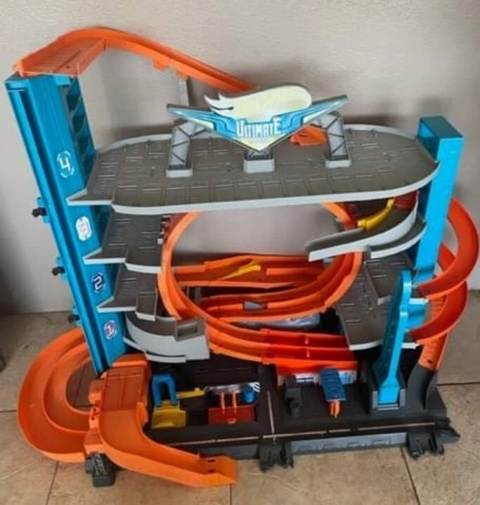 Hot Wheels City Ultimate Garage with Shark Attack FTB69 Used Semi Outdoor