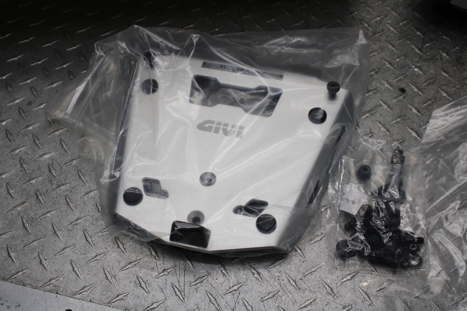 BMW R1200GS ADVENTURE GIVI 2014-2016 ESTUCHE TREKKER OUTBACK SOPORTE BMW R1200GS A Foto 3 de 4