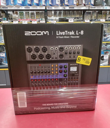 ZOOM LiveTrak L-8 Digital Mixer Recorder - Picture 6 of 6