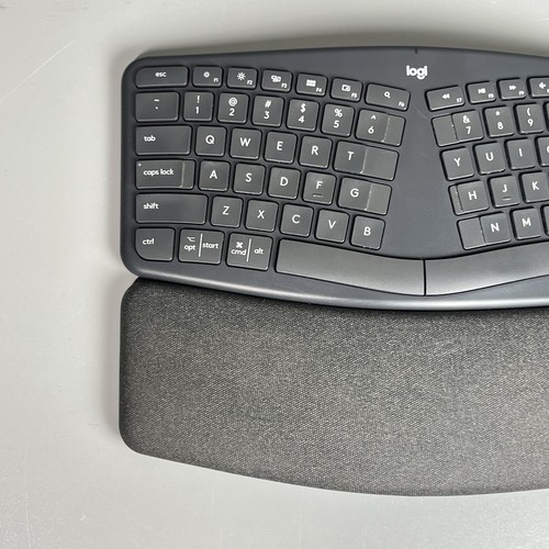 Logitech ERGO K860 Wireless Keyboard - Black w/ USB Receiver - Picture 3 of 19