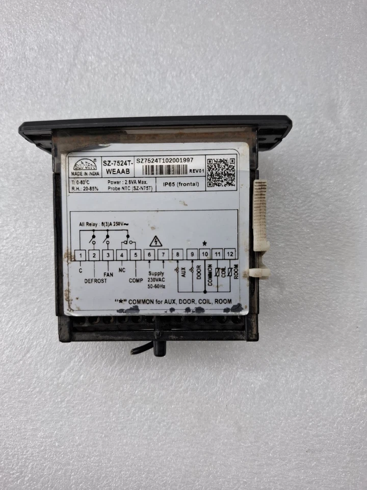 CONTROLADOR DIGITAL SZ-7524T-WEAAB REV 01 SIN ACCESORIOS - Imagen 3 de 4