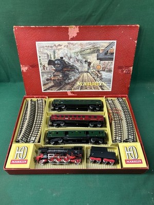 Marklin HO 3 Car Passenger Set- Great Shape! in Box- 2-6-2 Die Cast Steam Engine