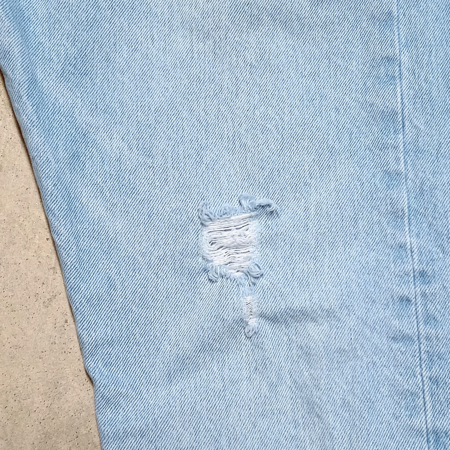 Levi's 501S Skinny Jeans Size 30x28 Distressed Button Fly 100% Cotton Denim thumbnail 5