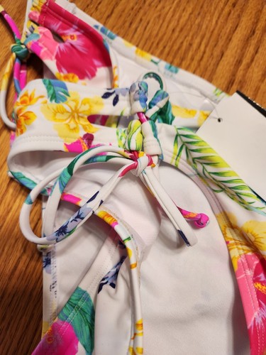 Parte inferior de bikini SALT + COVE retro de hibisco con cordones pequeños florales - Imagen 6 de 7