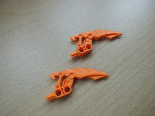 Lego 2 x 57563 Technic Bionicle Hook Large with Axle and 2 Holes Orange (C) - Picture 2 of 2