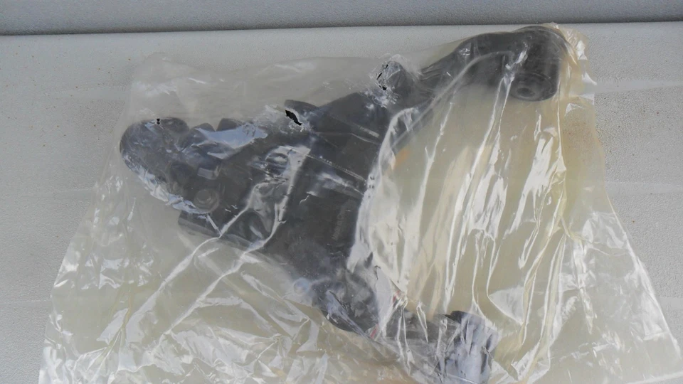 Brazo de control de suspensión Hyundai OE 54510-3E001 Foto 3 de 4