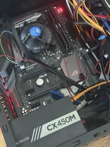 ASUS Maximus VIII Hero LGA1151 ATX Motherboard – For Parts or Repair *Error 55** - Afbeelding 2 van 7