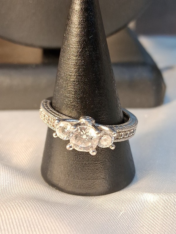 925 Sterling Silver 3 Stone Round Cut Cubic Zirconia Ring, Stamped, Size9 [P36]