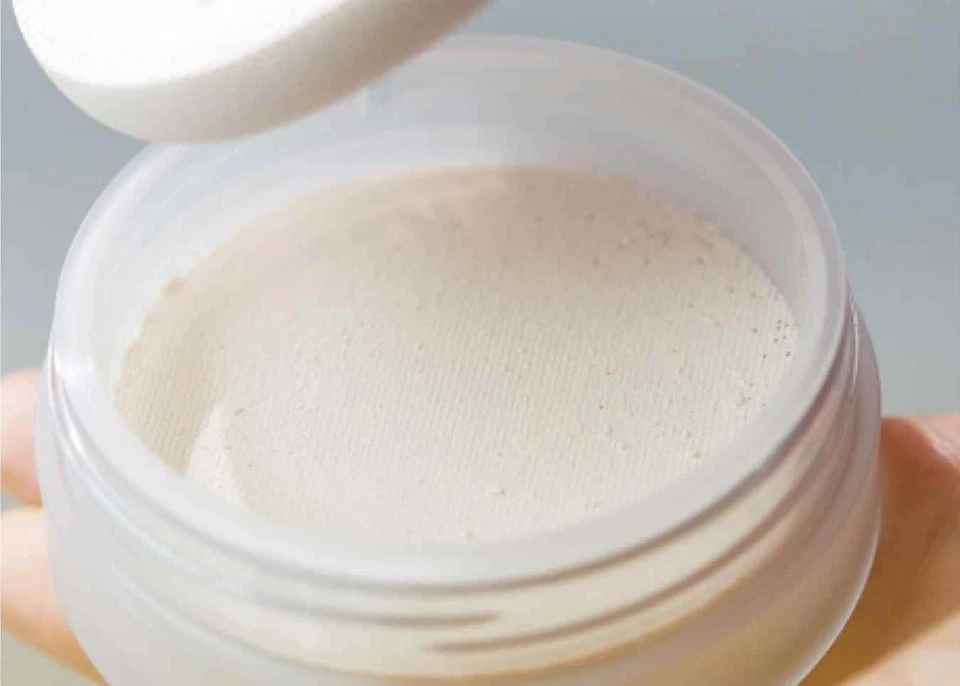 THREE Advanced Ethereal Smooth Operator Loose Powder 02 Glow Matte 10g Japan - Image 4 of 4