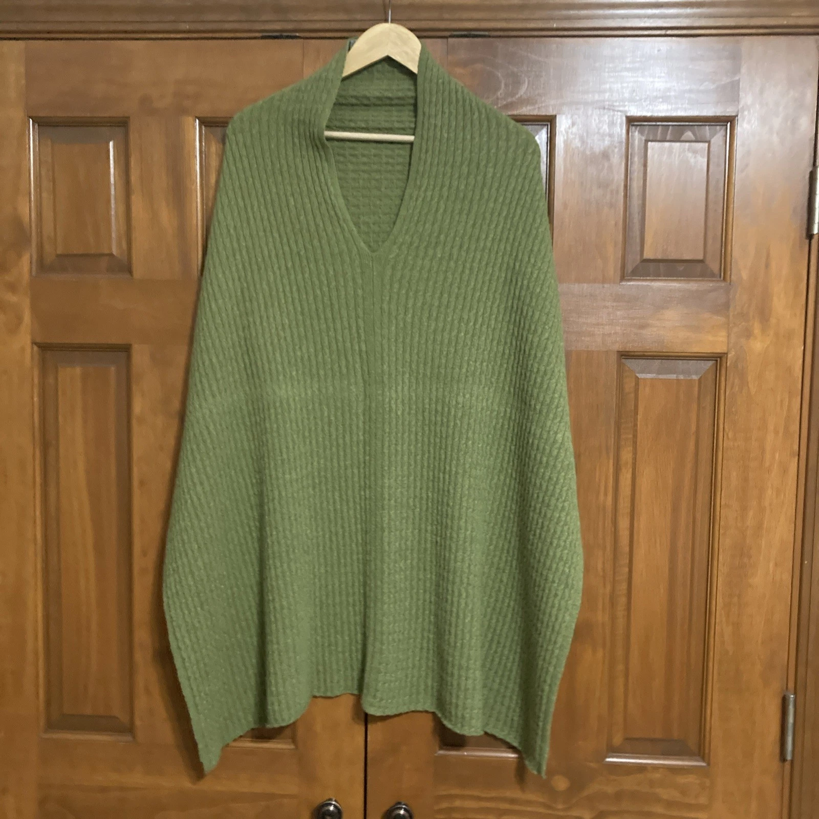J. Jill Cashmere Blend Green Cable Knit Wrap Poncho Scarf Women’s One Size