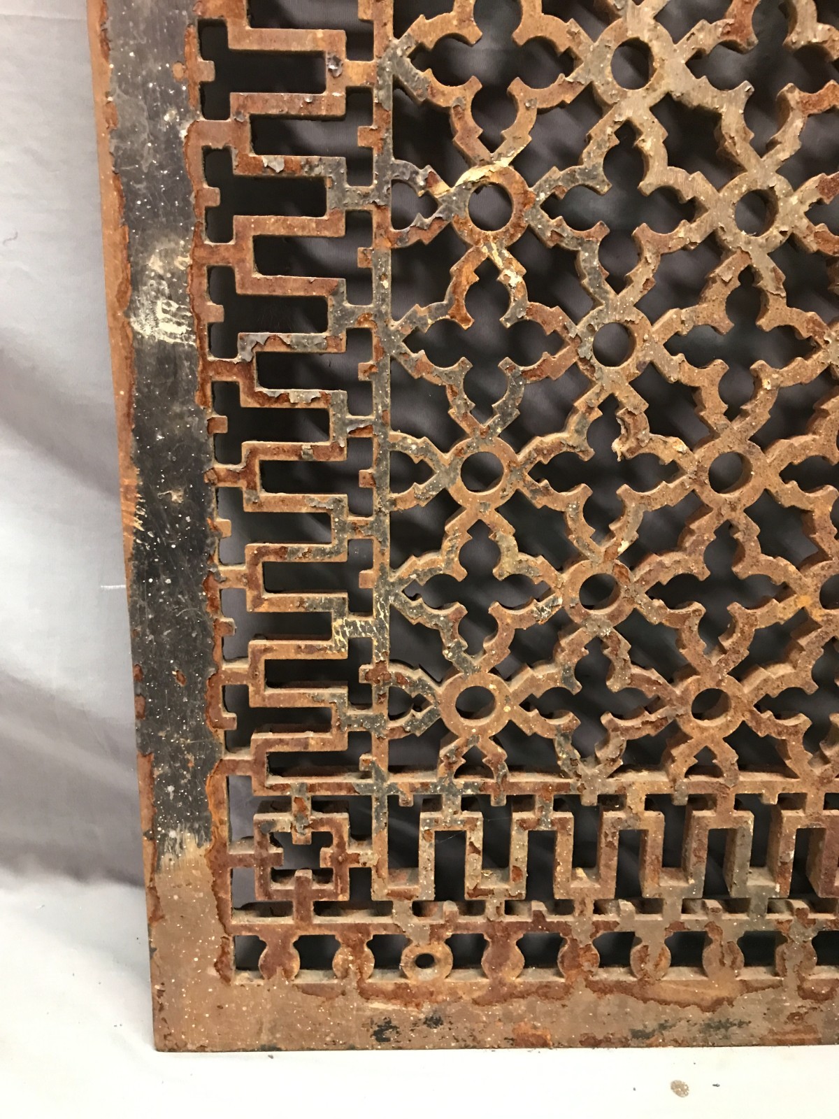Antique 21x29 Gothic Scroll Cold Air Return Cast Iron Grate VTG Old 1426-25B
