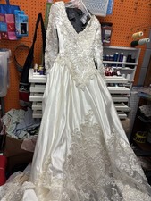 Original Gloria Vanderbilt White Satin Beaded Long Sleeve Wedding Dress Size 4