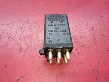 Relais Scheibenwischer Interval Mercedes W126 W123 R107 0008210863