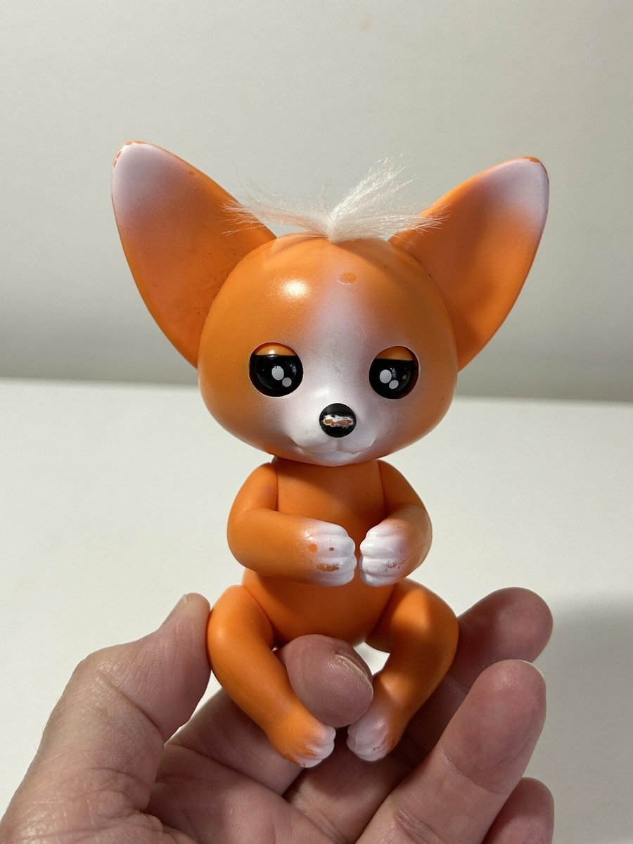 WowWee Fingerlings Interactive Toy Mikey Orange Fox *Slow to Work