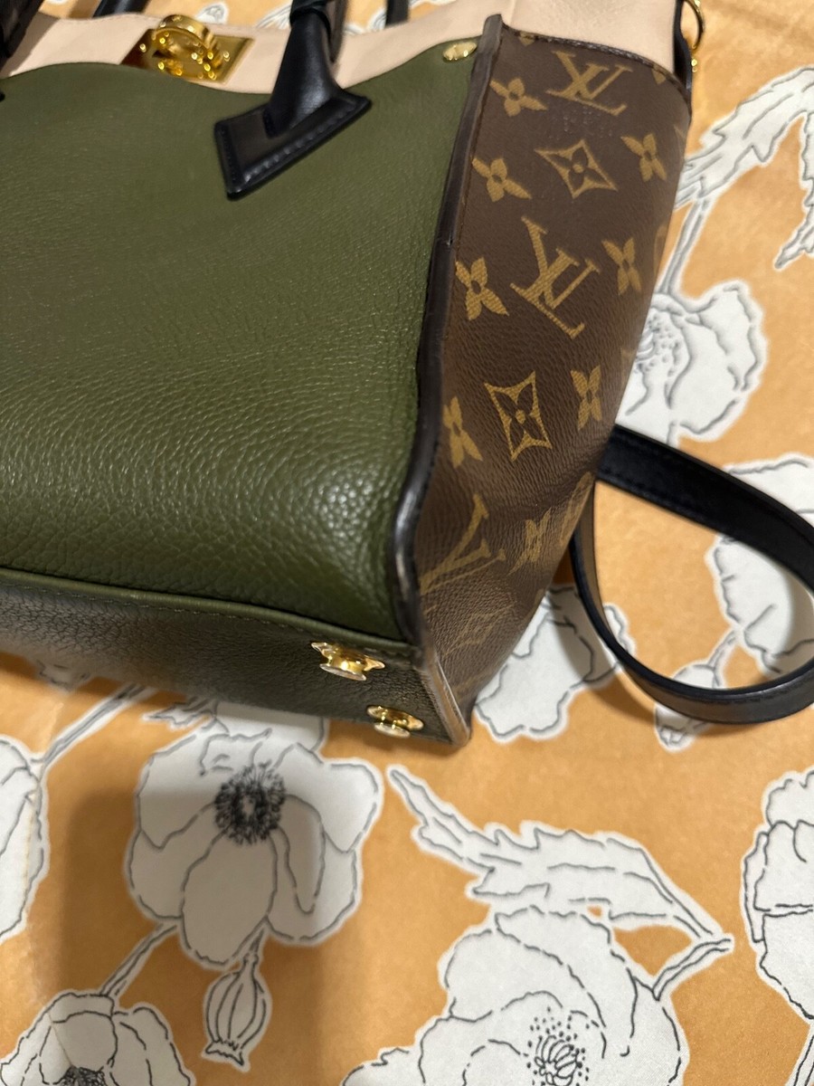 LOUIS VUITTON On My Side MM Laurier Tote bag M55302 Green LOUIS VUITTON On My Side MM Laurier Tote bag M55302 Green