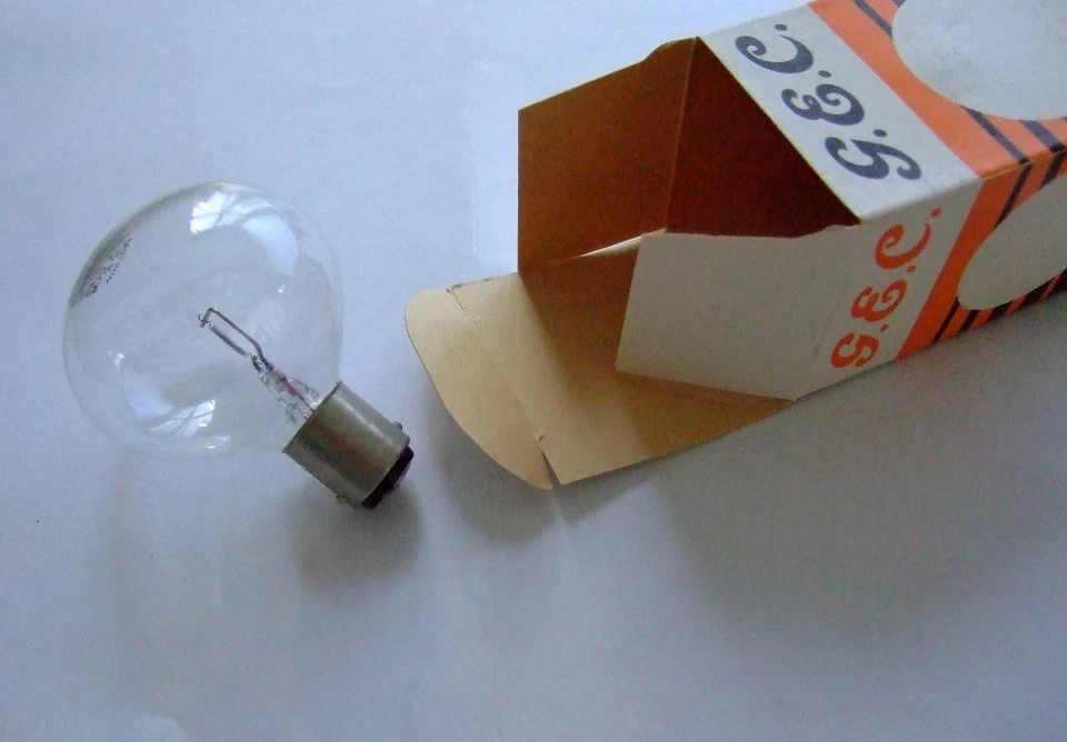 12 volt 60 watt SBC Spot light bulb Austin Riley MG Wolseley Rover large bulb - Image 2 of 3