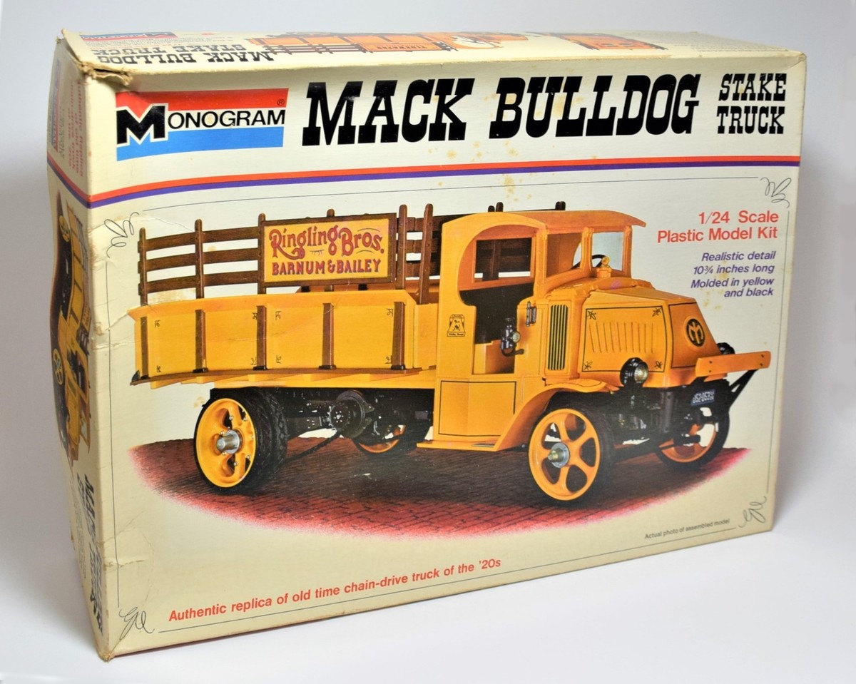 Monogram 7537 1/24 1920s Mack Bulldog Stake Truck OPEN BOX Plastic