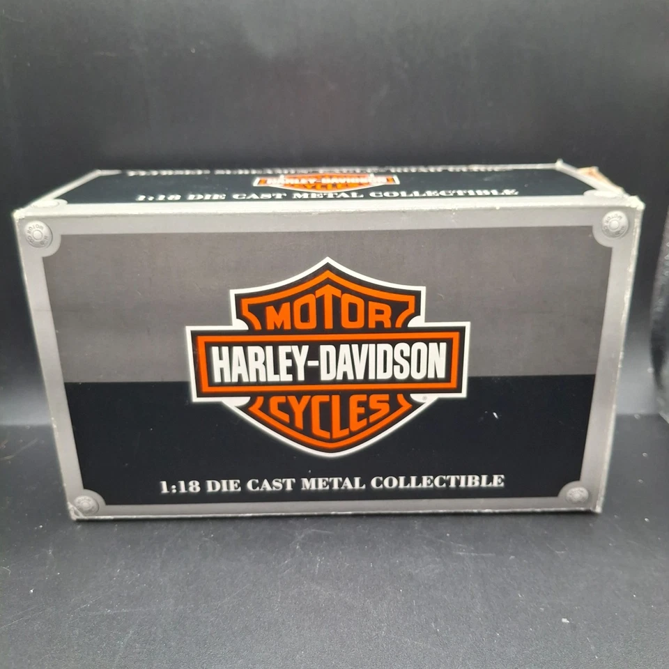 Harley-Davidson 2001 Fltrsef Screamin Eagle Road Glide 1:18 Die Cast  Motorcycle - Image 2 of 4
