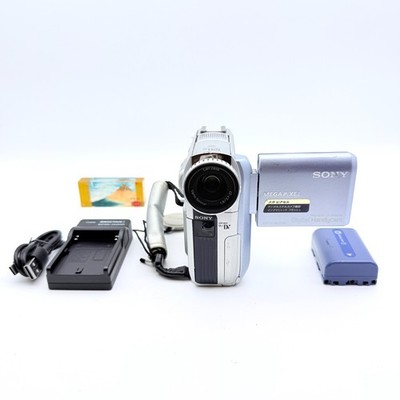 【A2324】 SONY Handycam DCR-PC105 ソニー ブルー Sony Handycam DCR-PC105 MiniDV Camcorder 10x Zoom Remote Japan | eBay