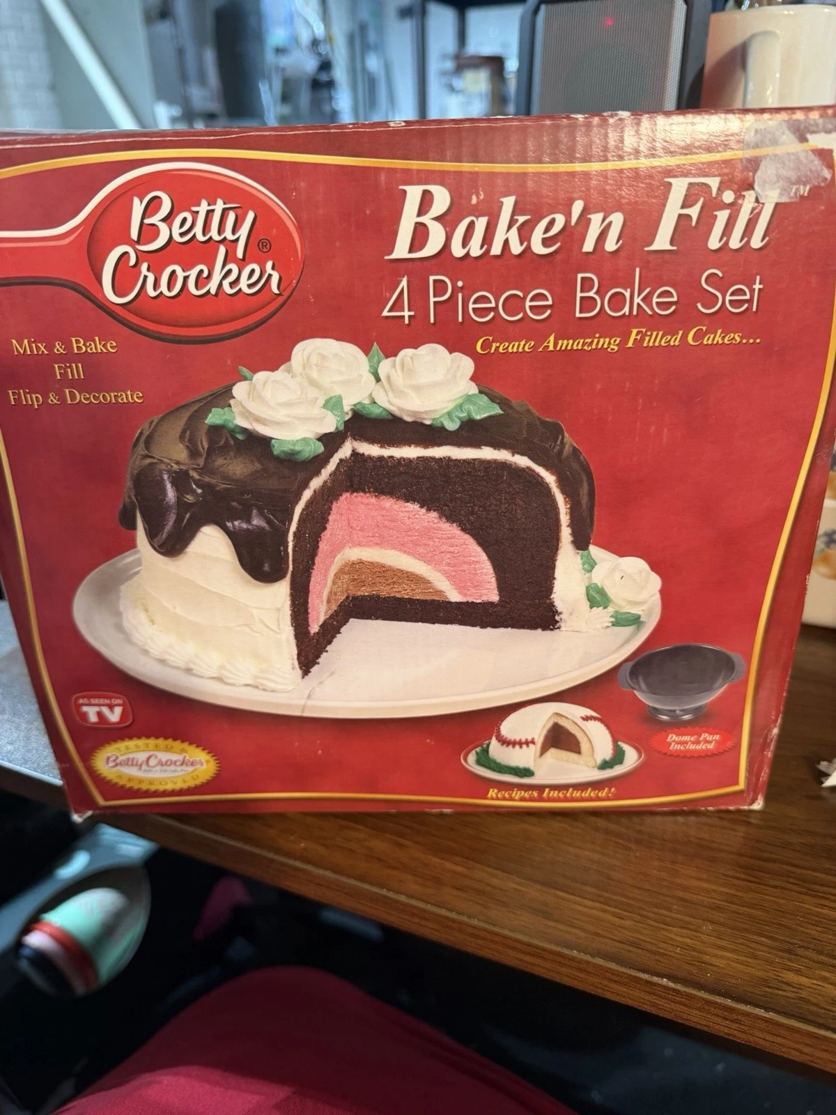 Betty Crocker Bake’n Fill 4 Pc Cake Pan Set - Complete