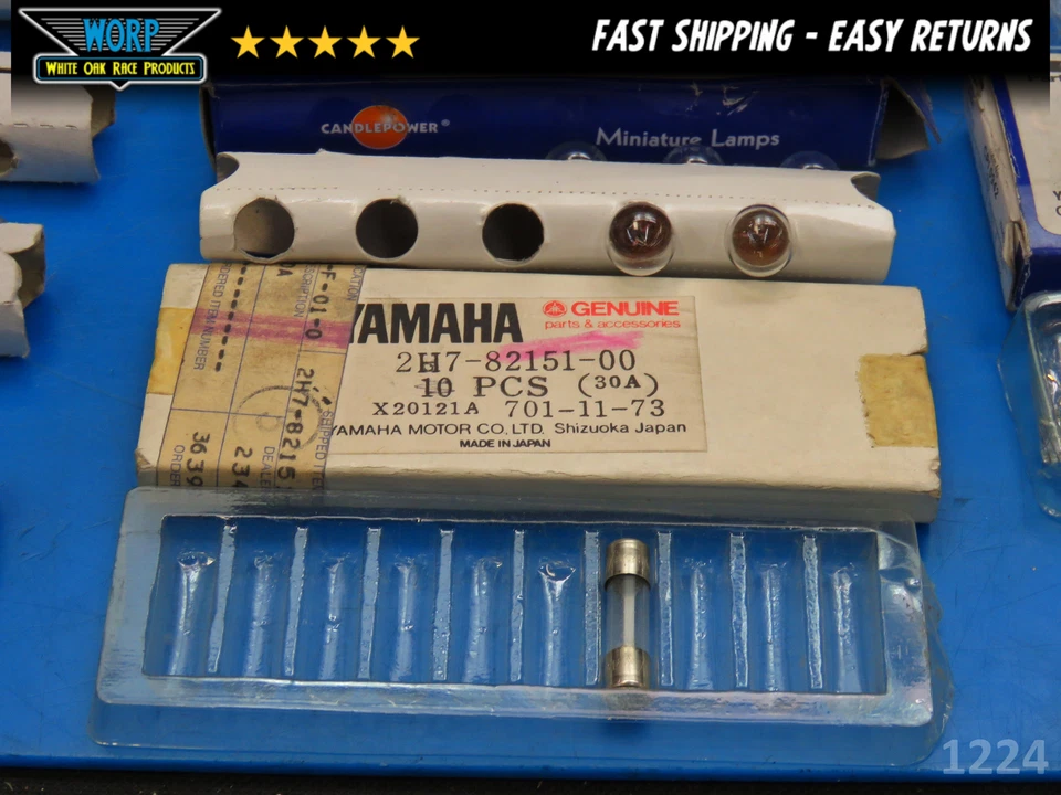 LOTE DE BOMBILLAS SURTIDAS ORIGINALES OEM YAMAHA TEJÓN BIG BEAR FZ600R ENTICER Foto 4 de 4