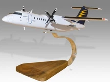 De Havilland Dash 8 300 Skippers Desk Wood Airplane New Model Small Scale 1/100