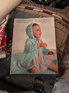 Vintage Bernat Babies Clothing Rompers Bonnets Crochet – Knitting Patterns,