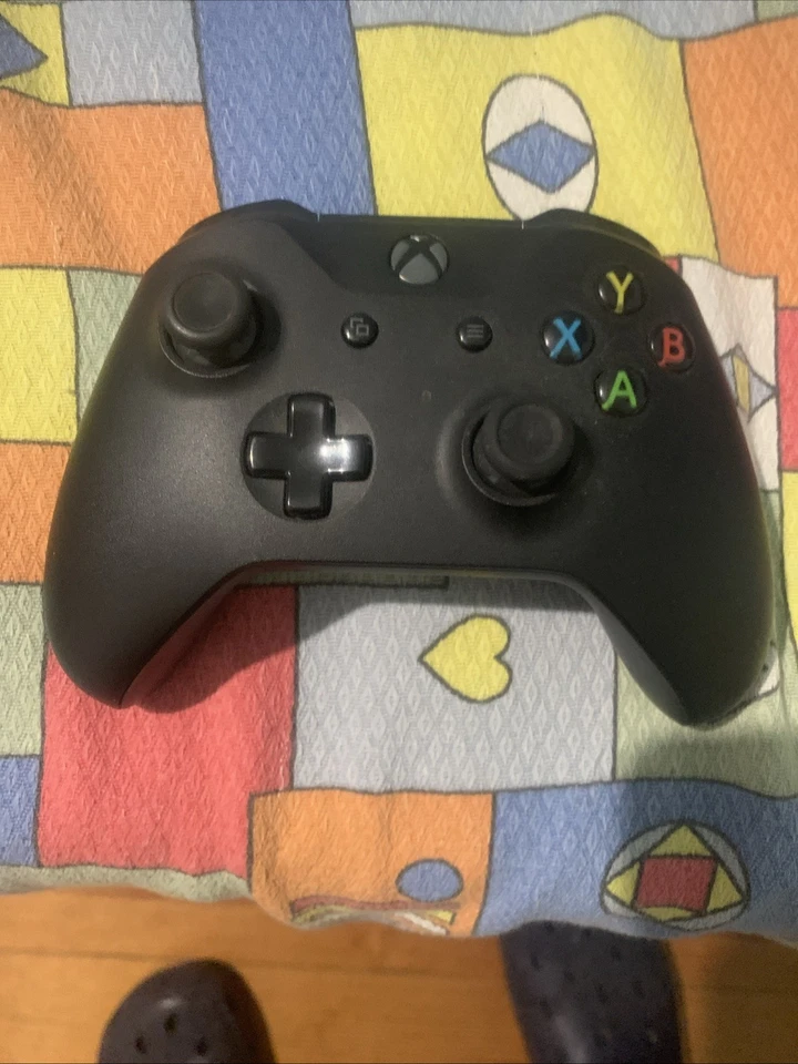 Microsoft (QAT-00002) Xbox Wireless Controller - Carbon Black - Immagine 3 di 3