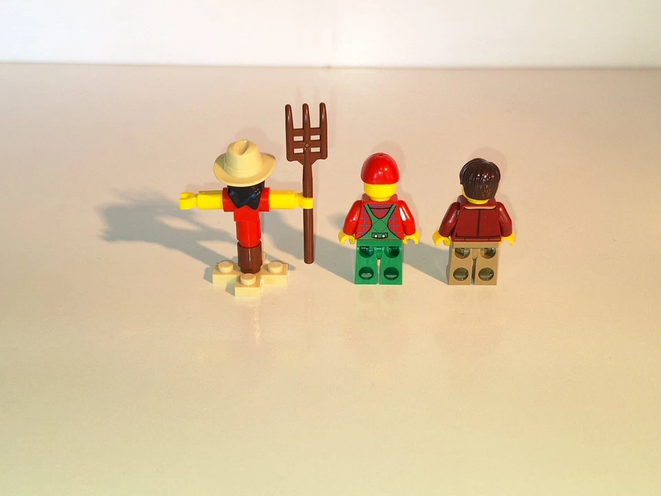 Lego Harvester Set 60223. 100% Complete, Minifigures & Manual. Excellent Cond - Image 4 of 4