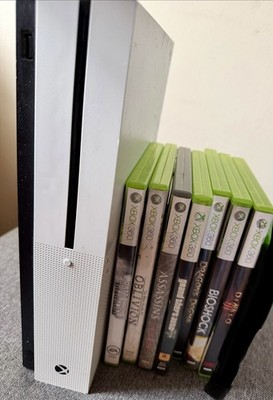 Xbox One S 1TB Console - White /Games Bundle