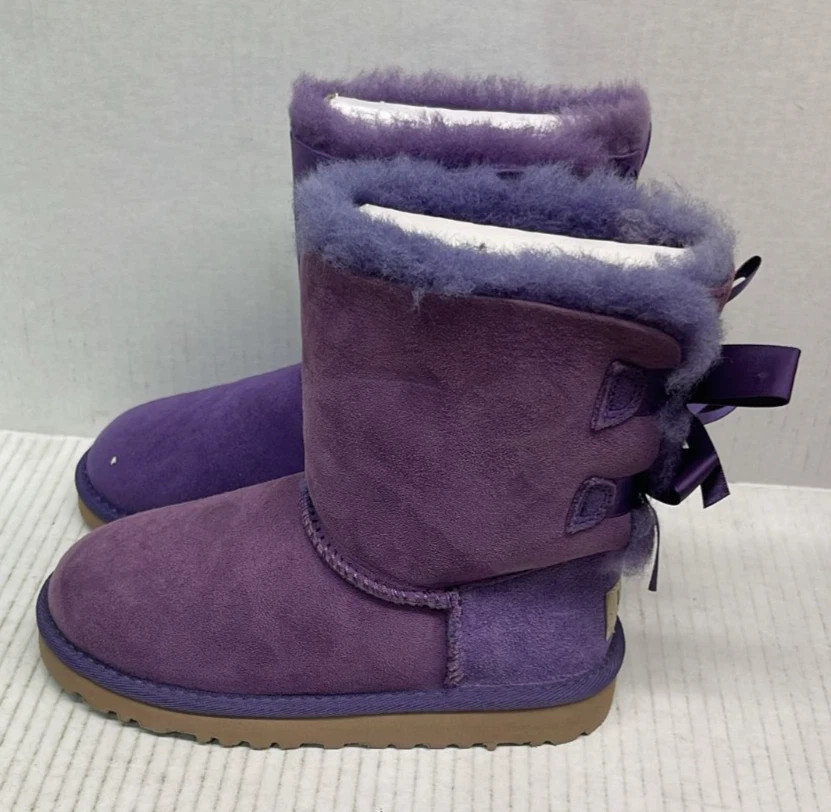 UGG T Bailey Botas con Arco Niños Pequeños Talla 12 Clásicas Piel de Oveja Acogedoras Invierno Niños Zapatos Foto 3 de 4