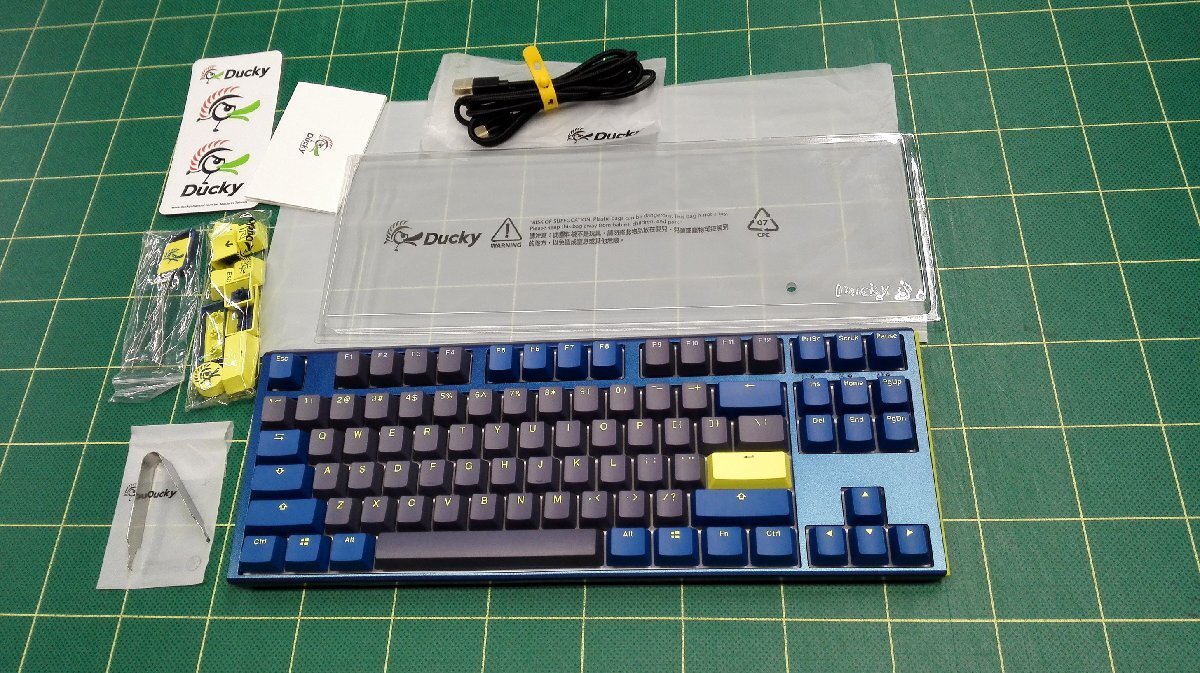 Ducky One 3 Daybreak TKL RGB Cherry Silver Mechanical Ducky One 3 Daybreak TKL RGB Cherry Silver Mechanical