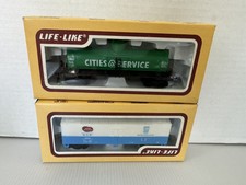 Life Like Train Reefer 8515 and Tank Car 8516 Lot