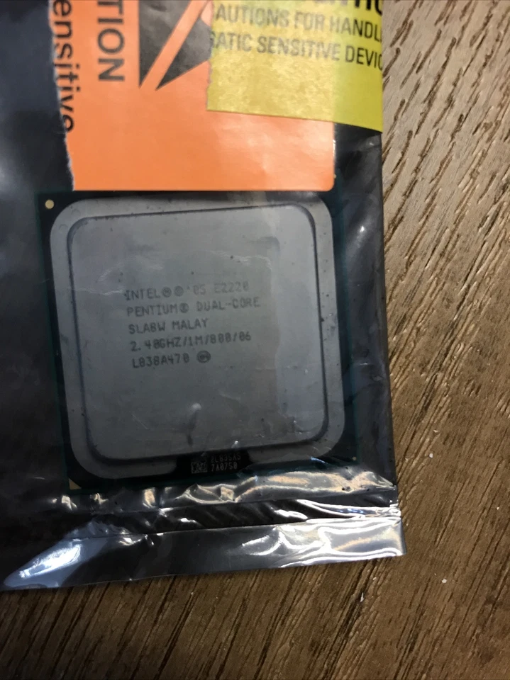 Intel E2220 Pentium Dual core SLA8W 2.4GHZ CPU Processor HP 438438-206 New - Image 2 of 2