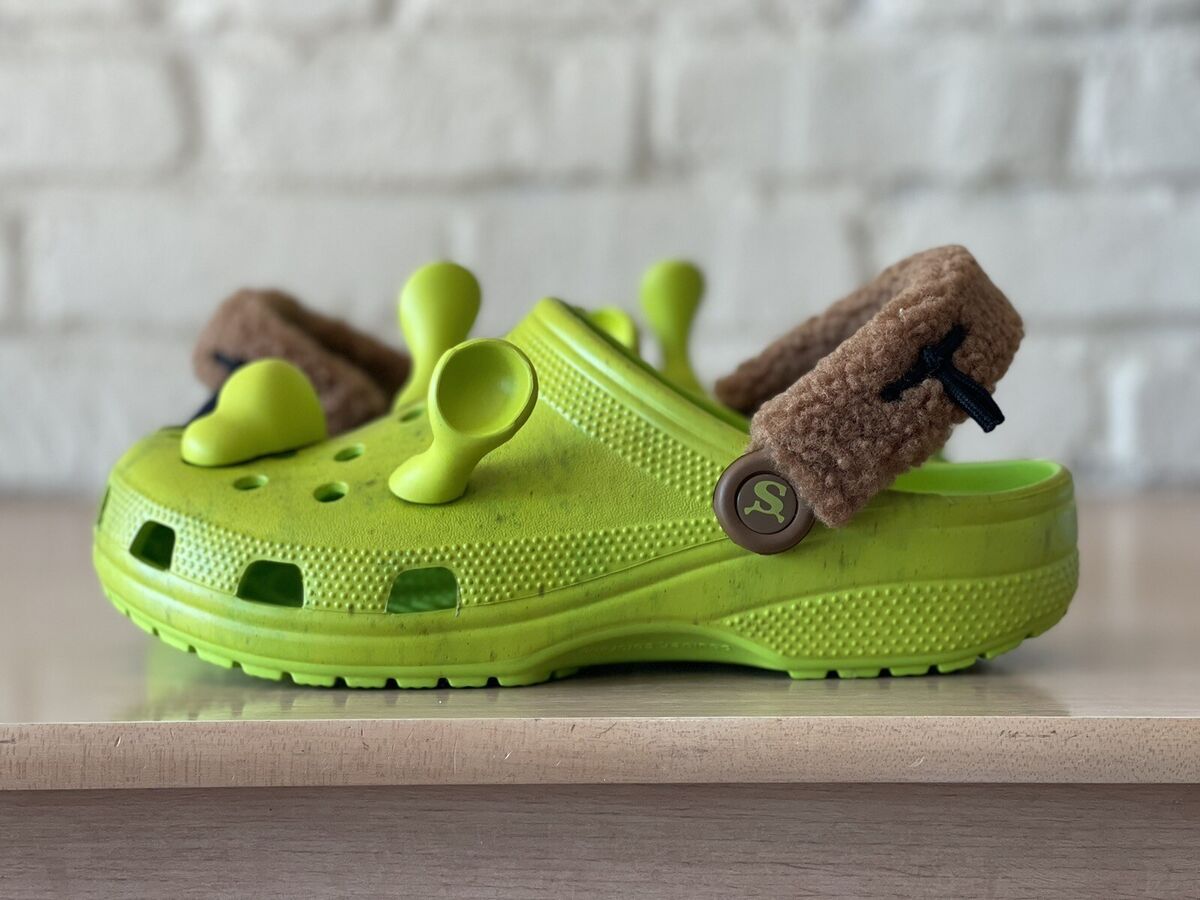 NEW MENS 10 WOMENS 12 SHREK CROCS