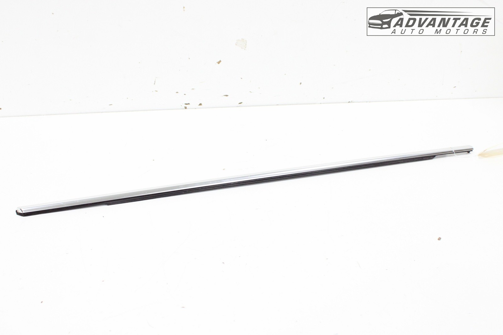 2016-2025 VOLVO XC90 FRONT RIGHT PASSENGER SIDE DOOR WINDOW BELT MOLDING OEM