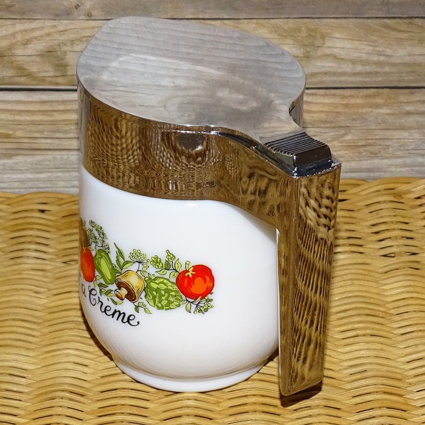 1970 Gemco Pyrex Corning Ware Corelle Spice of Life Pot a Creme Creamer Flip Top