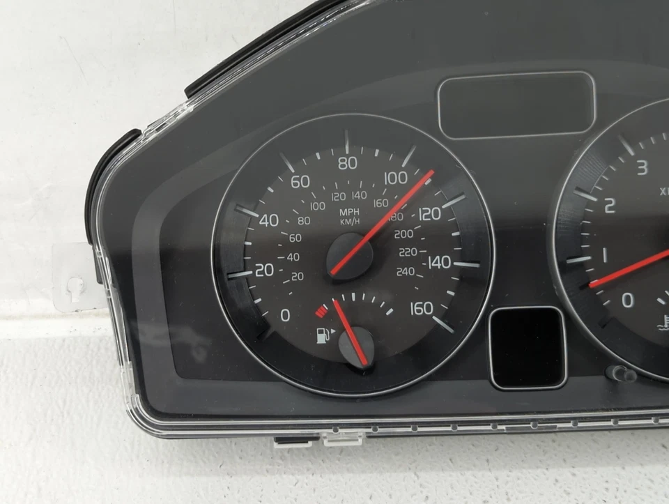 2010-2010 Volvo V70 Speedometer Instrument Cluster Gauges UU4LJ - Image 3 of 4