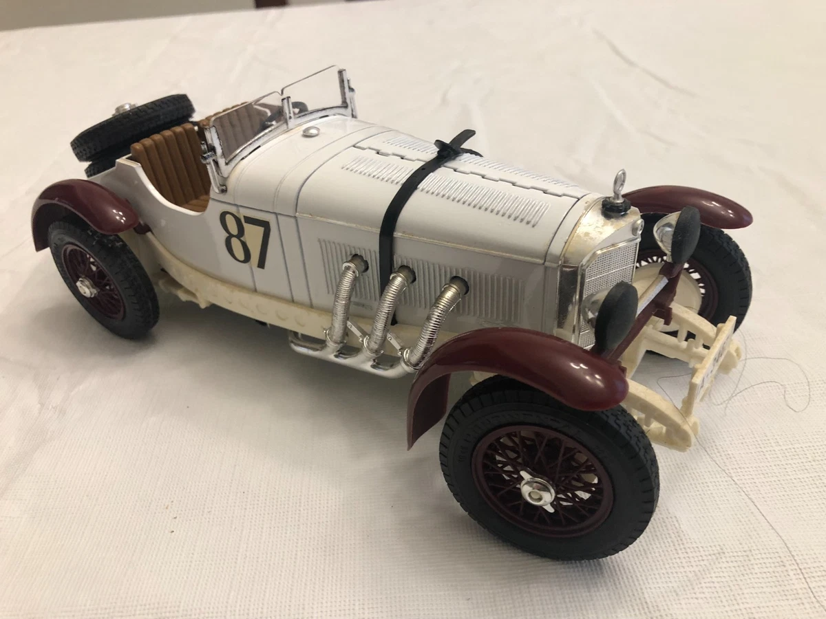 ブラーゴ(1/18) Mercedes Benz 300SL Roadster Bburago Mercedes-Benz 1:18 Scale Diecast Cars, Trucks & Vans for
