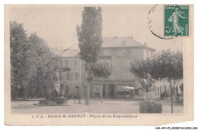 CAR-AFYP5-0259-30 - PONT-SAINT-ESPRIT - Place de la République
