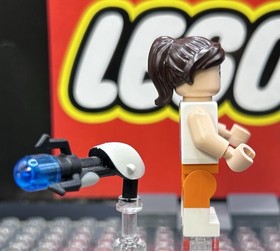 LEGO&reg; Chell Minifigure with portal gun - 71203 Dimensions - Portal 2  - Genuine