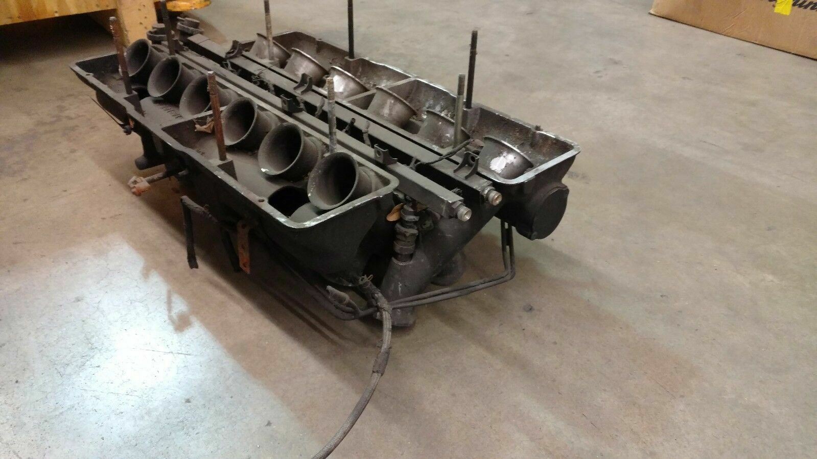 LAMBORGHINI MURCIELAGO LOWER INTAKE MANIFOLD OEM 490147001
