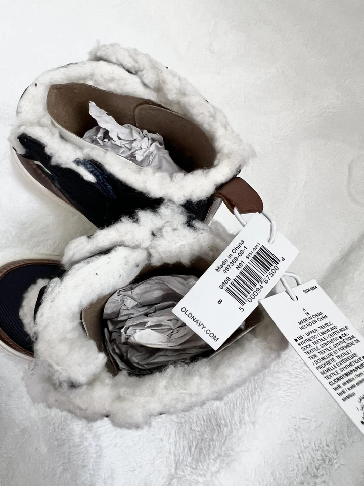 Botas de invierno para niños pequeños Old Navy talla 8 NIÑO PEQUEÑO Foto 3 de 4