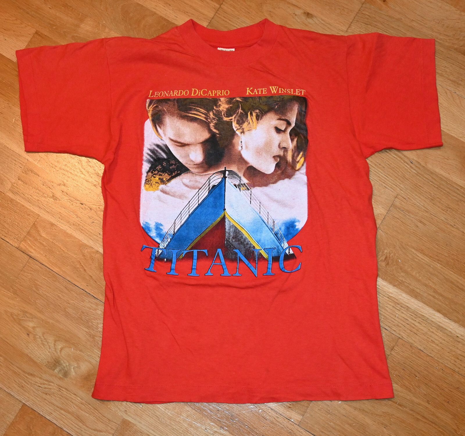 *1990's TITANIC* vtg boat movie Leonardo DiCaprio tee… Gem