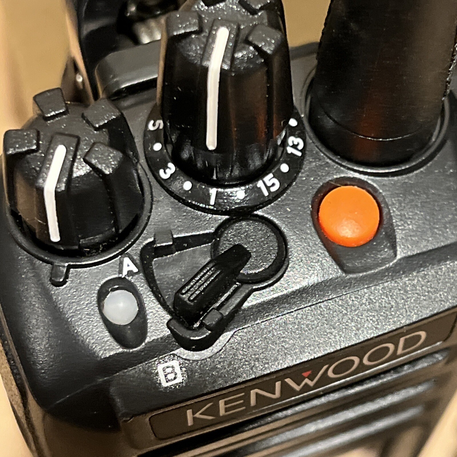 Kenwood EF Johnson VP5330F2 UHF Digital Transceiver Radio W/ Mic