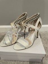 Wedding Heels - Touch Of Nina - Ivory US Women's Size 7 -- Brand New