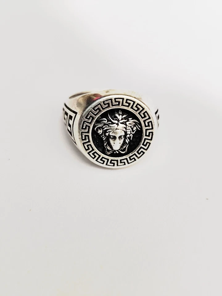 Anillo Versace Medusa de plata de ley 925 con logotipo de plata negro talla 9 para hombre Foto 2 de 4