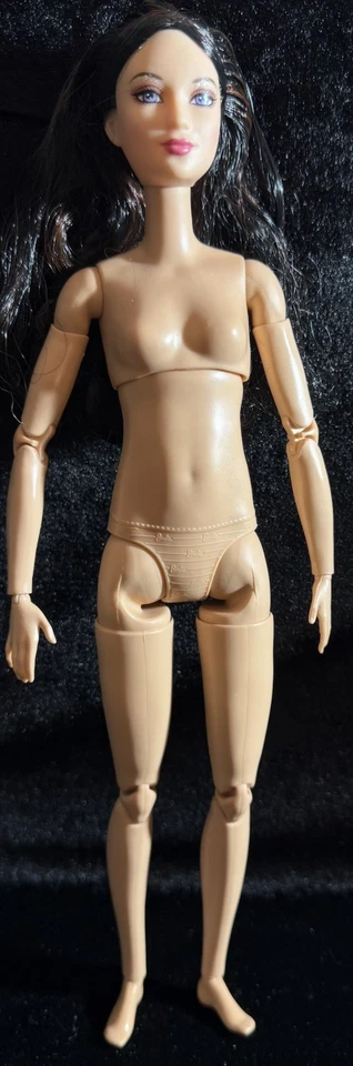 Black/Burgundy Hair Mattel-Articulated Barbie Doll-Nude -L-30 - Image 4 of 4