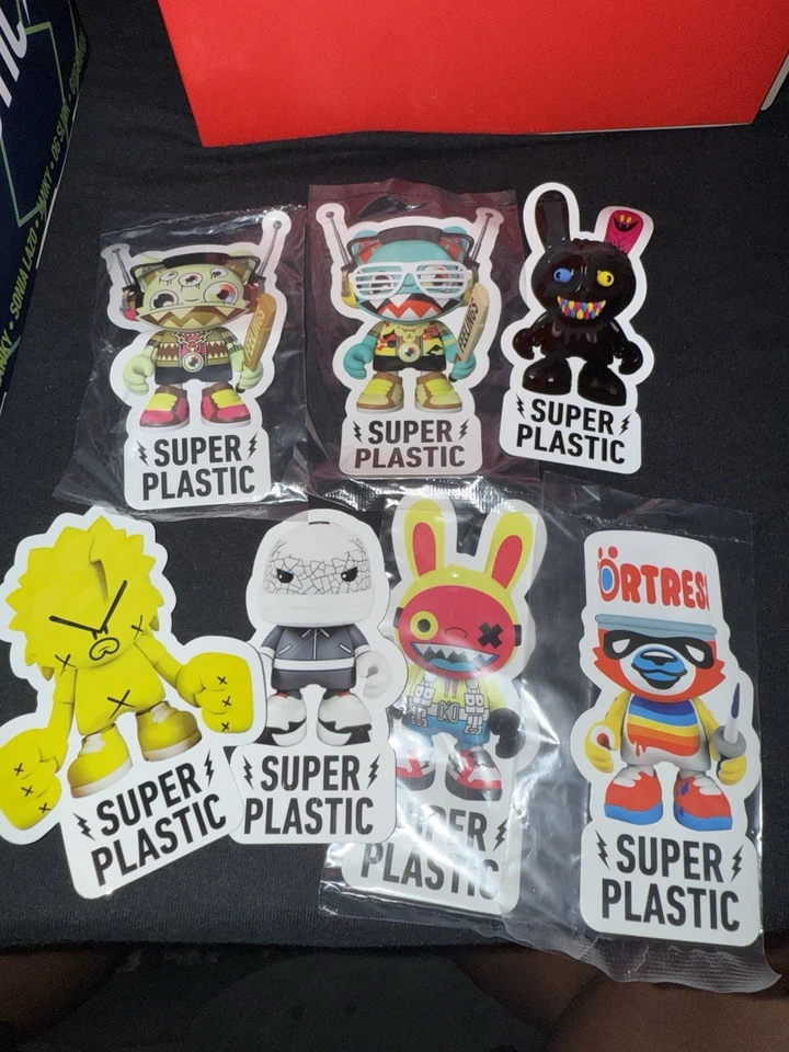 Суперпластиковая дизайнерская игрушка Janky серия 4 — Bat Boy от Guggimon — 3 дюйма - Изображение 3 из 3