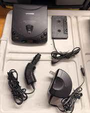 Vintage MAGNAVOX AZ6832 Dual D/A Convertor Portable CD Player w/Adapters Rare